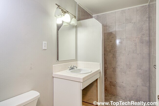 Building Photo - 14390 SW Furlong Way