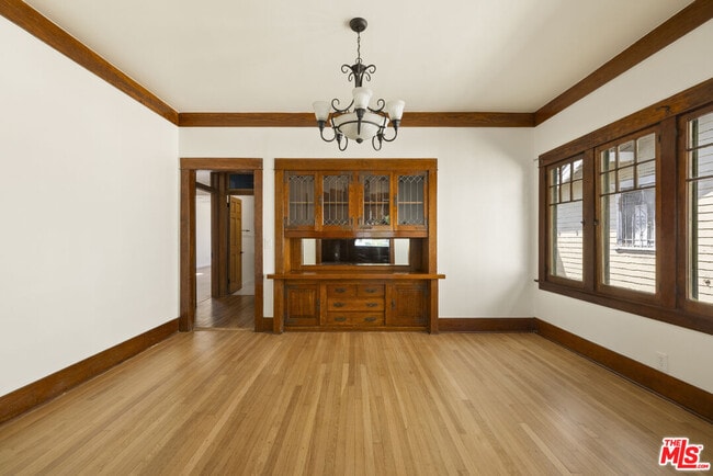 Building Photo - 3633 3rd Ave