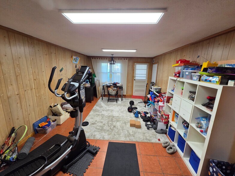 Building Photo - 552 Manor Ridge Rd