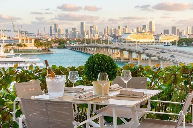 Building Photo - 450 Alton Rd