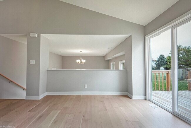 Building Photo - 24321 Hemlock Dr