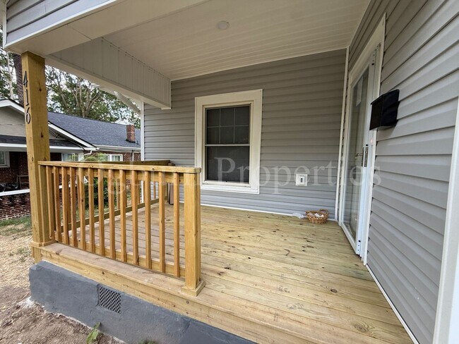 Building Photo - 416 E. 27th St-Completely Remodeled 3BR/2BA Home!