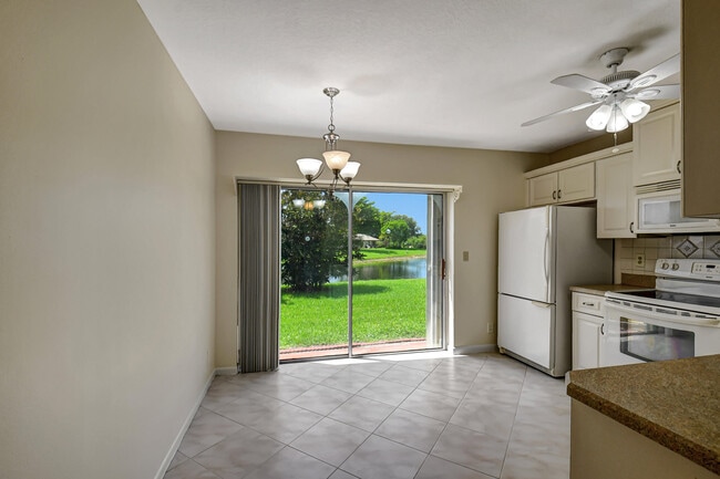 Building Photo - 15792 Philodendron Cir