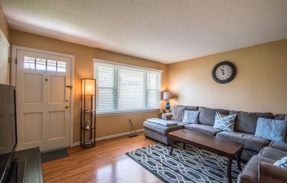 Building Photo - 268 Bellehaven Dr