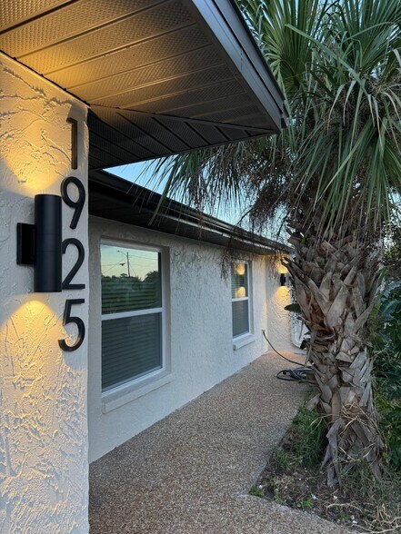 Building Photo - 1925 Forked Creek Dr