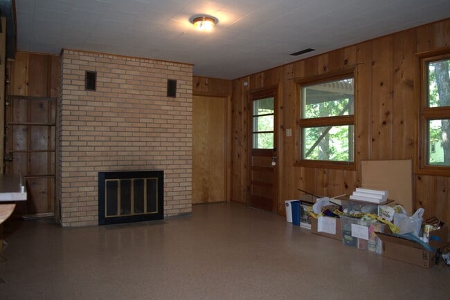 Building Photo - Marvelous 4 Bed 2.5 Bath House In Quarry H...