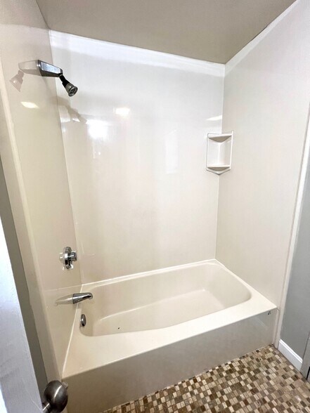 Bath - 6 Holland St