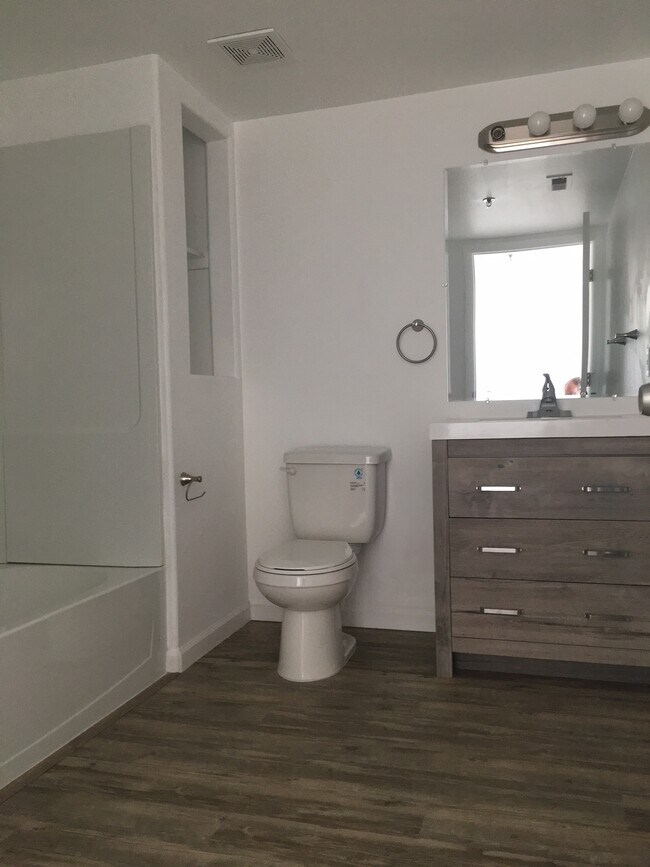 Bathroom, large Vanity - 10 Gentry Way