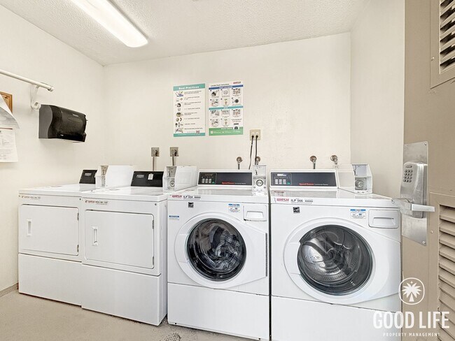 Building Photo - Charming 1BD/1BA Condo in College West W/ A/C, Balcony, Office/Bonus Room, Community Pool, Coin O...