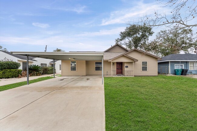 Building Photo - 3611 Wyoming St