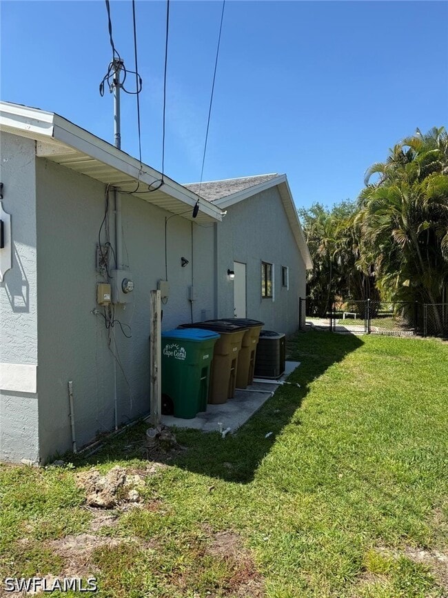 Building Photo - 1325 SW 28th St