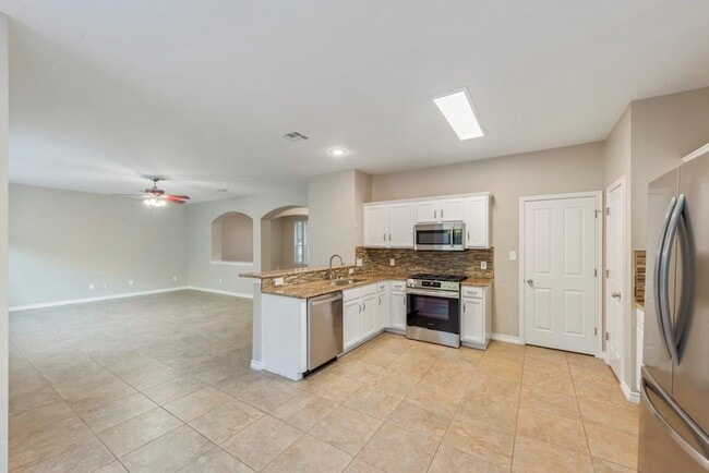 Building Photo - 17901 Madden Dr