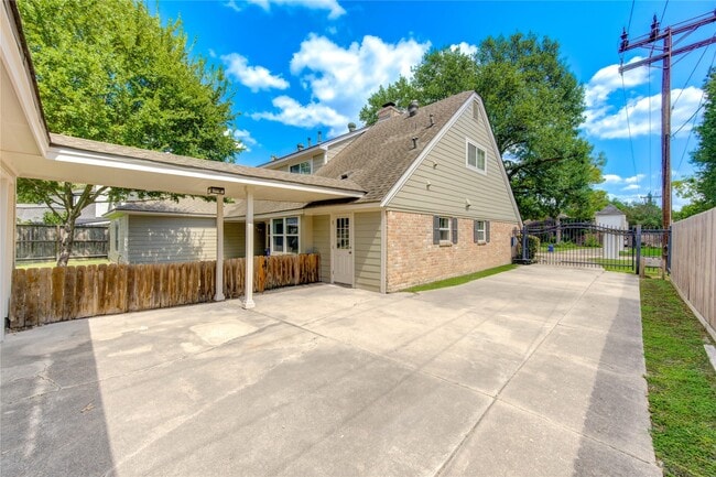 Building Photo - 1210 Shannon Valley Dr