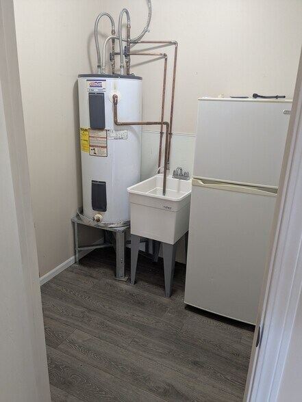 Utility Room - 5350 Camelot Dr