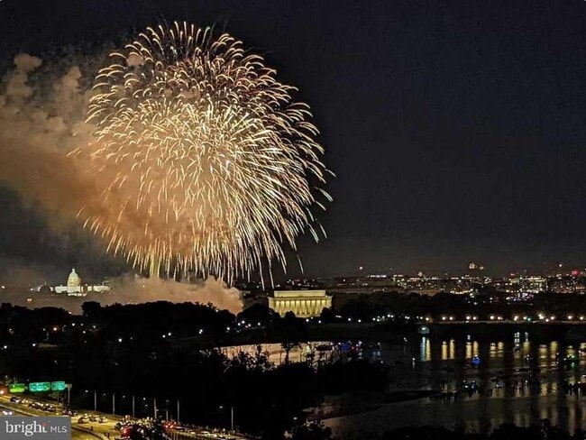 Primary Photo - 1011 Arlington Blvd