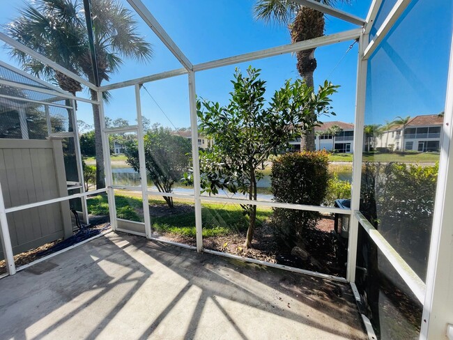 Building Photo - Family-Friendly Townhome Close to Beaches ...
