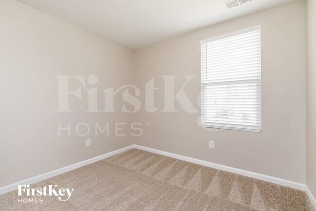 Building Photo - 363 Fieldspar Ln