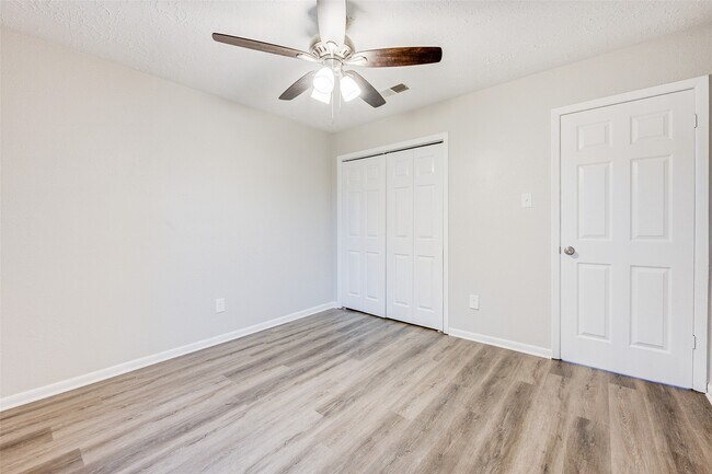 Building Photo - 1823 Grand Park Dr