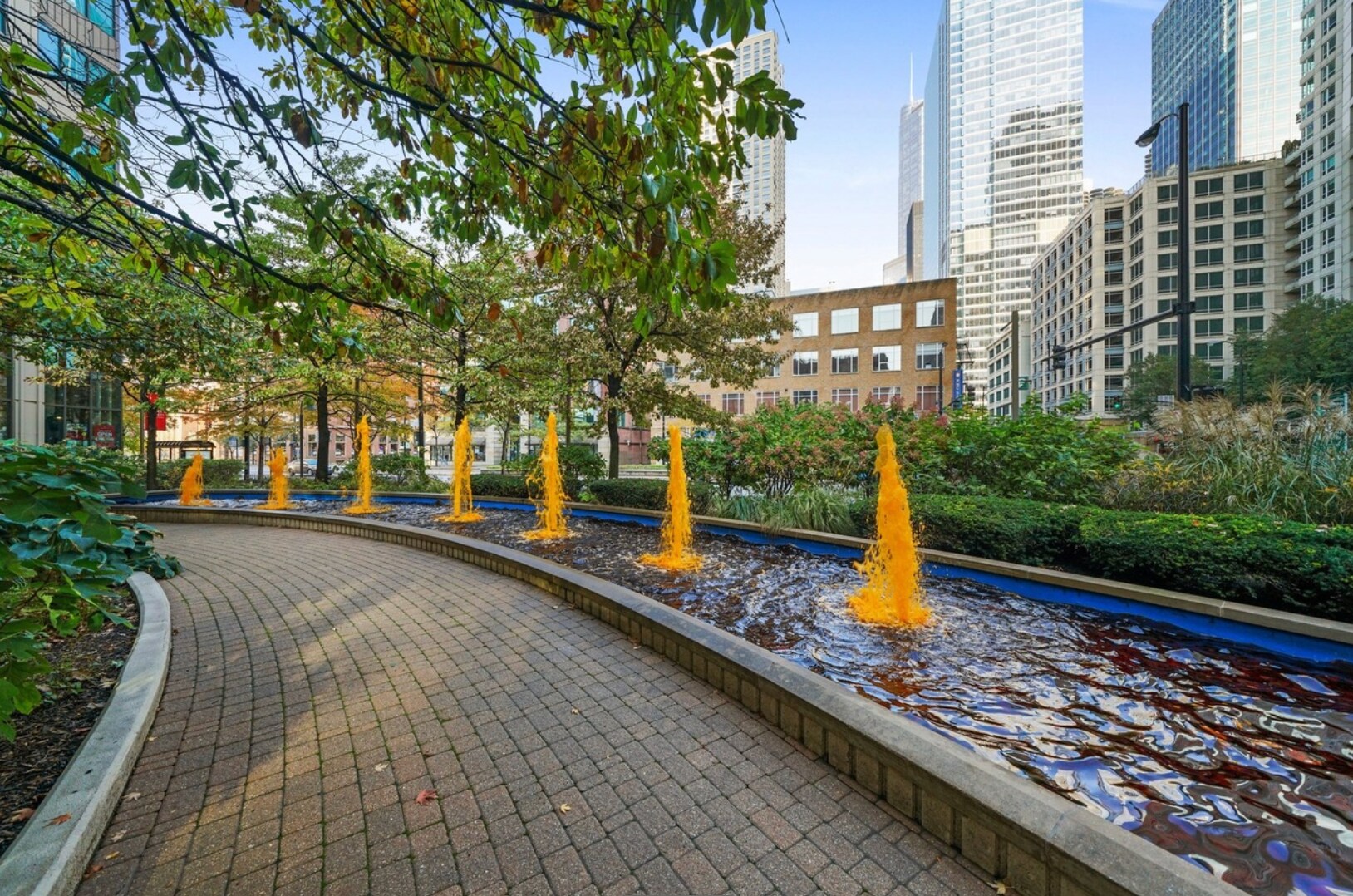 Distinguished Entrance - 400 N La Salle Dr