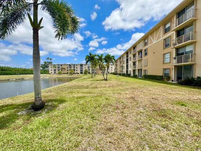 Building Photo - 7145 Huntington Ln