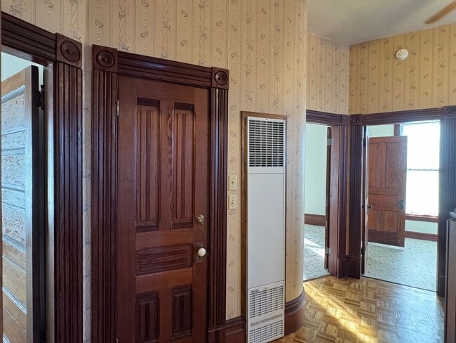 Building Photo - 801 Summer St