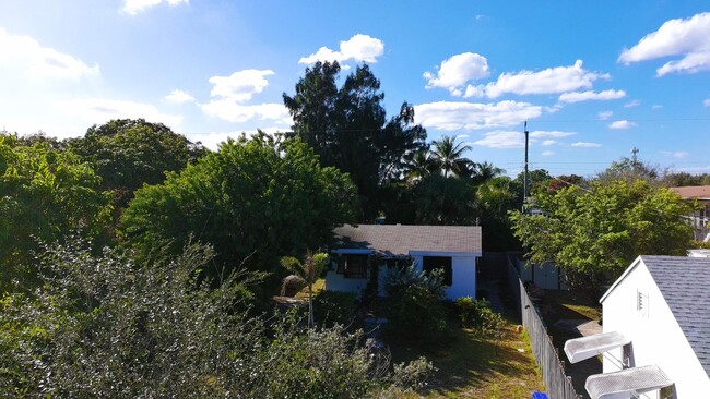 Building Photo - 1115 S M St