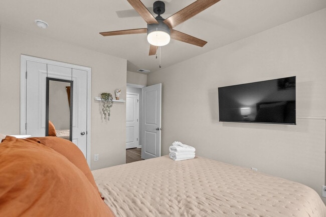 Building Photo - 332 Bayou Loop
