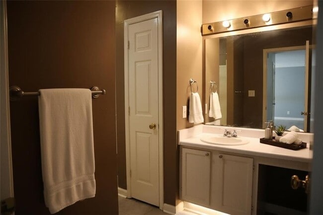 Building Photo - 1103 Garden Ct