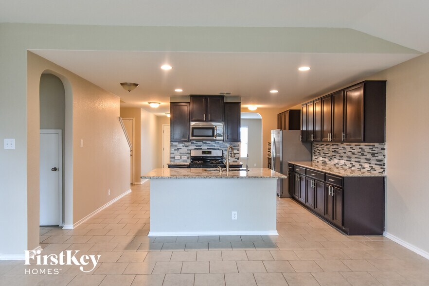 Building Photo - 14008 Shivers Cv