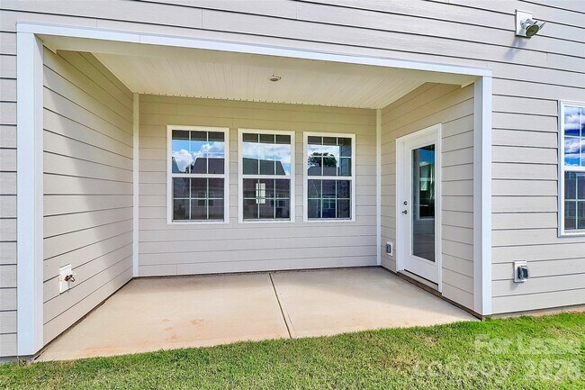 Building Photo - 148 Pampas Pl