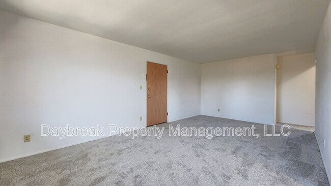 Building Photo - 2913 8th St N