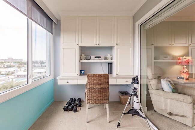 Building Photo - 1200 E Peppertree Ln