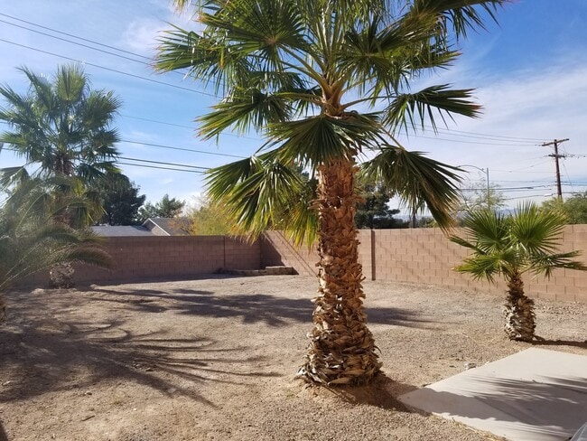 Building Photo - 5063 El Castano Ave