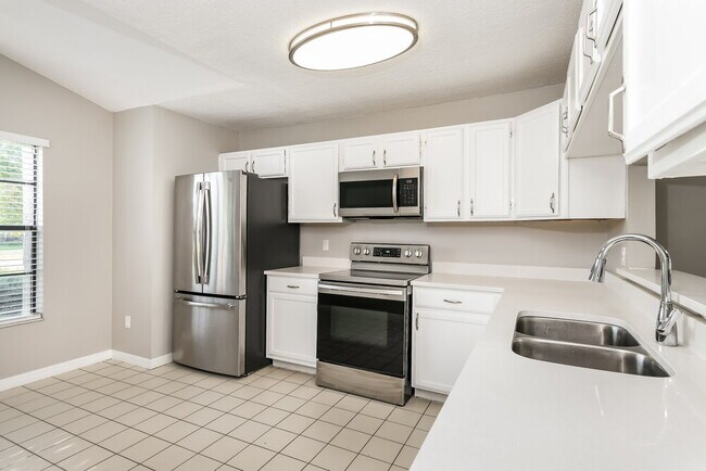 Building Photo - 2258 Baker Ave