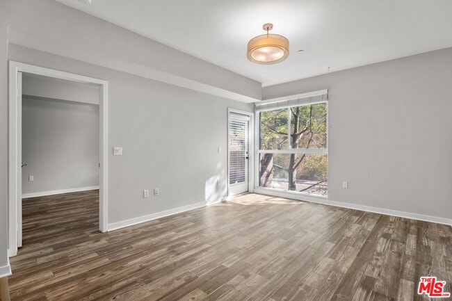 Building Photo - 12655 Bluff Creek Dr