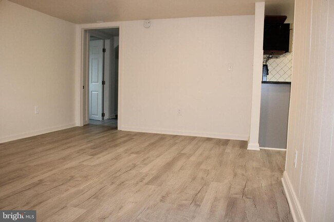 Building Photo - 1318 Kinderhook Rd