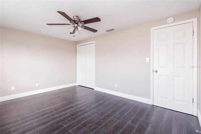 Building Photo - 6230 Westport Dr