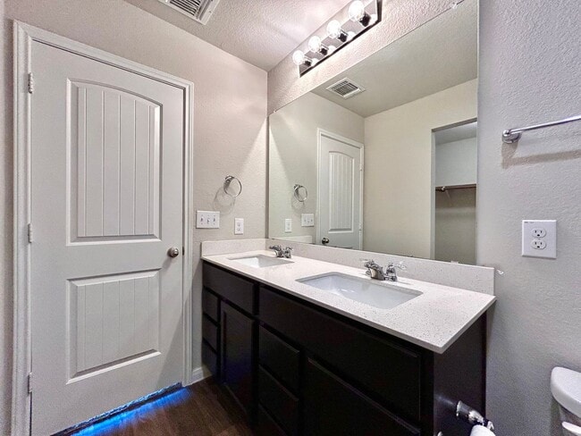 Building Photo - 14104 Macquarie Dr