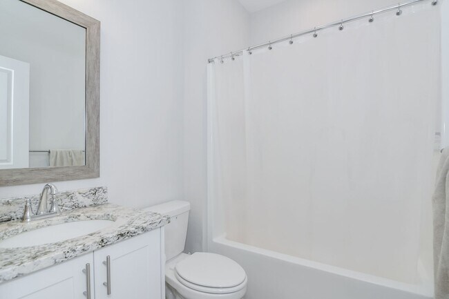 Building Photo - 2 Bed 2 Bath Ranch Home