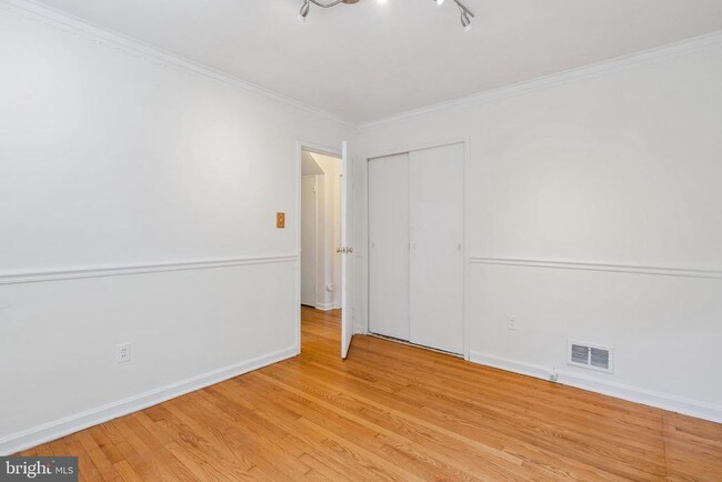 Building Photo - 9311 Adelaide Dr