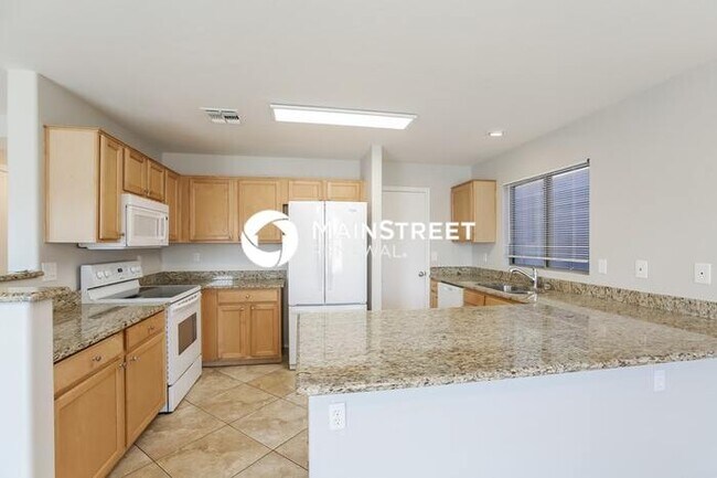 Building Photo - 5 Bedroom Pet-Friendly Home in MESA, AZ with Main Street Renewal