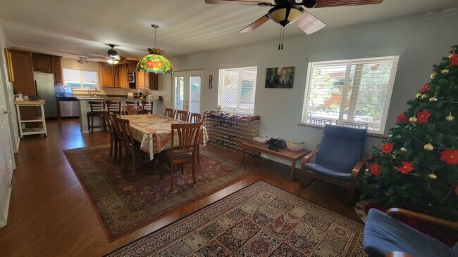 Building Photo - Spacious 4 Bed | 3 Bath Mountain Retreat i...