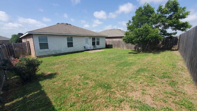Building Photo - Charming 3 bedroom, 2 bath, 1,354 sq.ft. h...