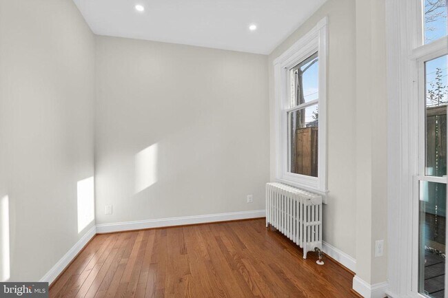 Building Photo - 515 N Columbus St