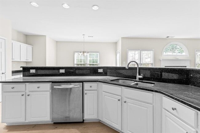 Building Photo - 2030 Brook Meadow Dr