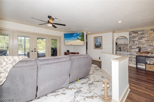 Building Photo - 2507 Lakeview Dr