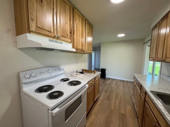 Building Photo - Recently remodeled 2-bedroom, 1-bathroom home