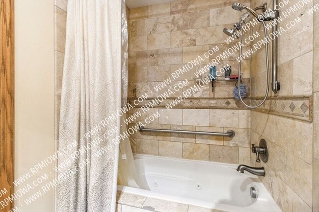 Building Photo - 3915 69th St