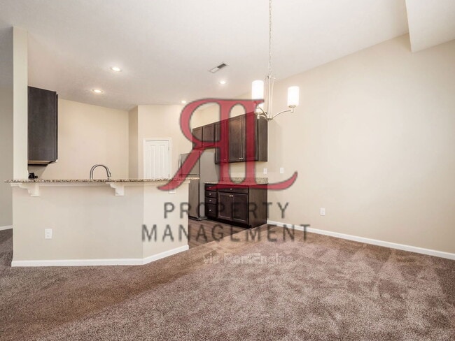 Building Photo - 719 Wintergreen Wy