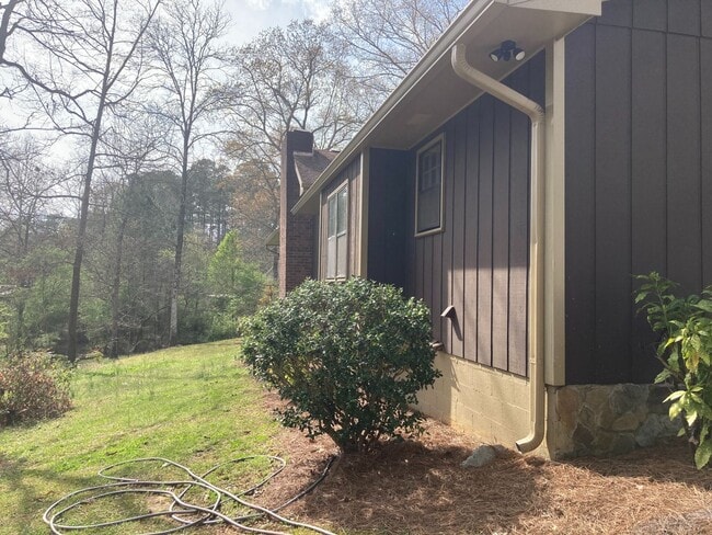 Building Photo - Cozy 3/2 House in East Rome- $1,795